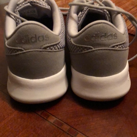 Adidas shoes 👟 - Picture 6 of 8